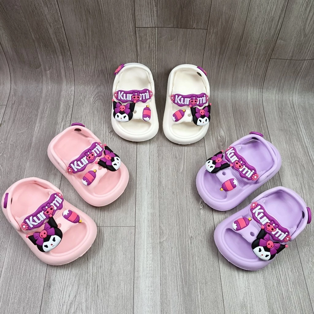 Làm thế nào để chọn dép sandal cho bé gái mà không bị lỗi thời chỉ sau vài lần mặc?