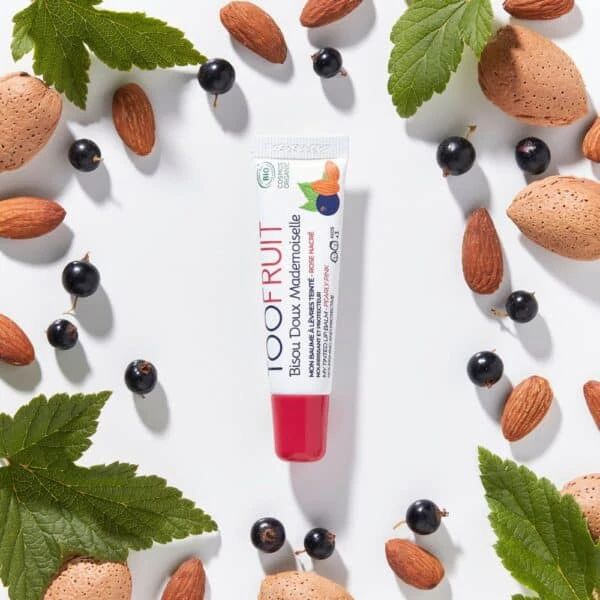 Làm sao để chọn son dưỡng môi an toàn cho bé mà không phải ai cũng biết?