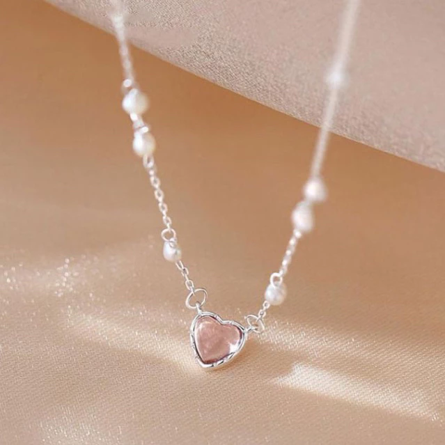 Làm thế nào để dây chuyền bạc Pink heart không bị phai màu sau một thời gian sử dụng?