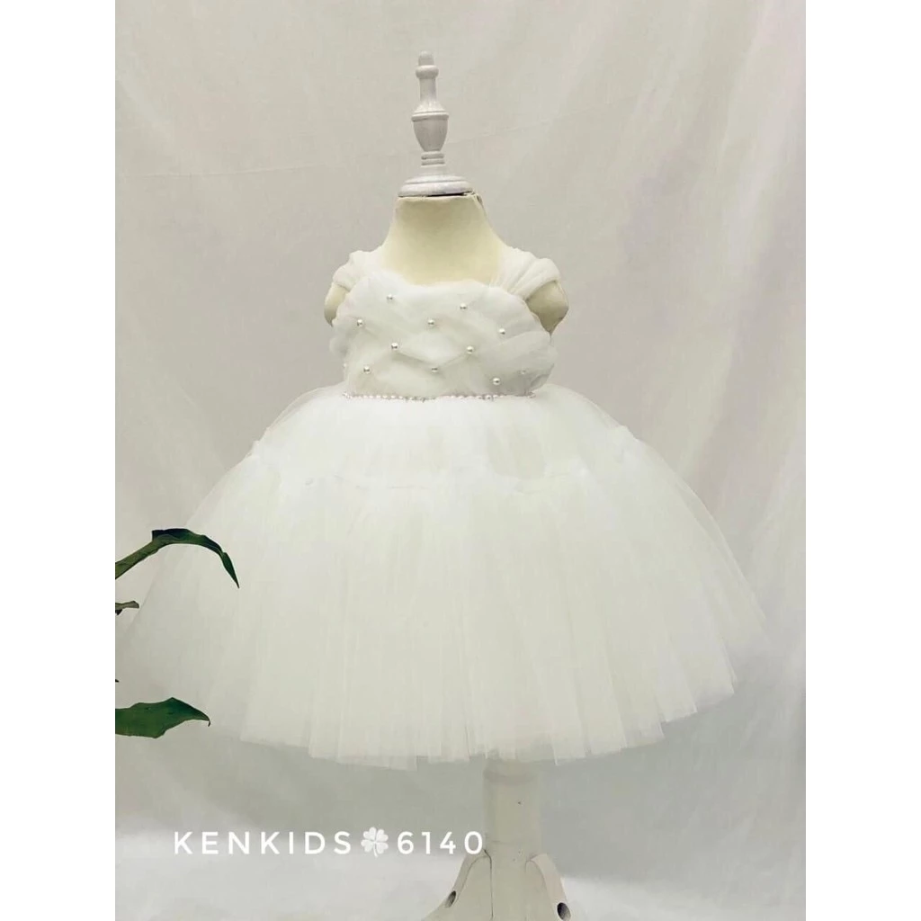 Mặc váy công chúa cho bé gái đi đám cưới: Những điều mẹ cần lưu ý để không ‘rước’ về hóa đơn điện nước tăng vọt