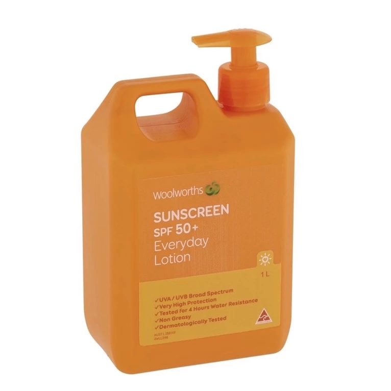 Tôi đã bỏ qua bước chống nắng trong bao lâu, và đây là điều tôi học được khi sử dụng kem chống nắng Woolworth SPF50+