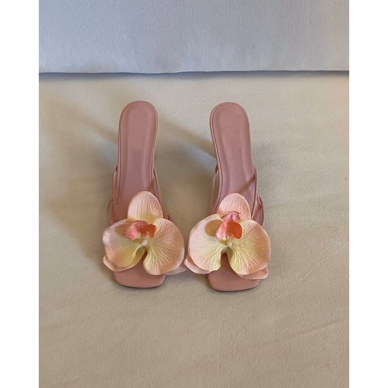 Mặc đẹp với cao gót hoa lan 7cm mà không bị đau chân: Bí quyết và trải nghiệm thực tế