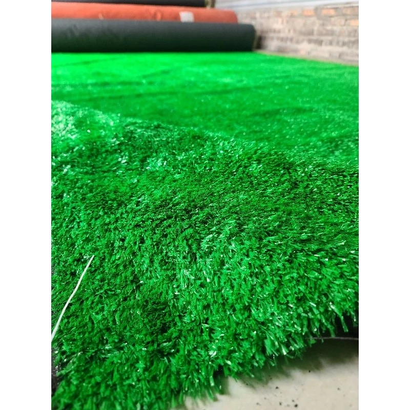 Làm thế nào để tránh thảm cỏ nhân tạo bị phai màu và giảm độ bền sau một thời gian sử dụng?