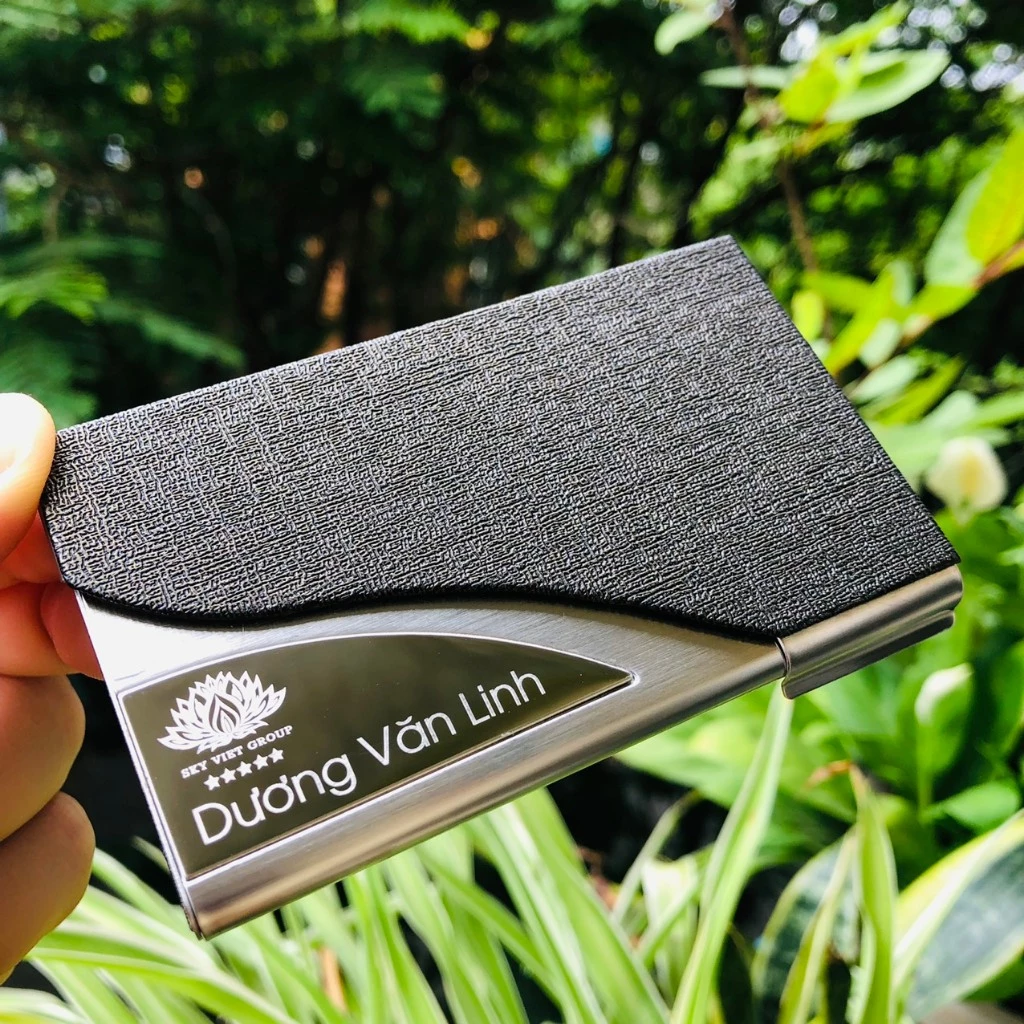 Làm thế nào để chọn hộp đựng namecard khắc tên phù hợp cho doanh nghiệp của bạn?