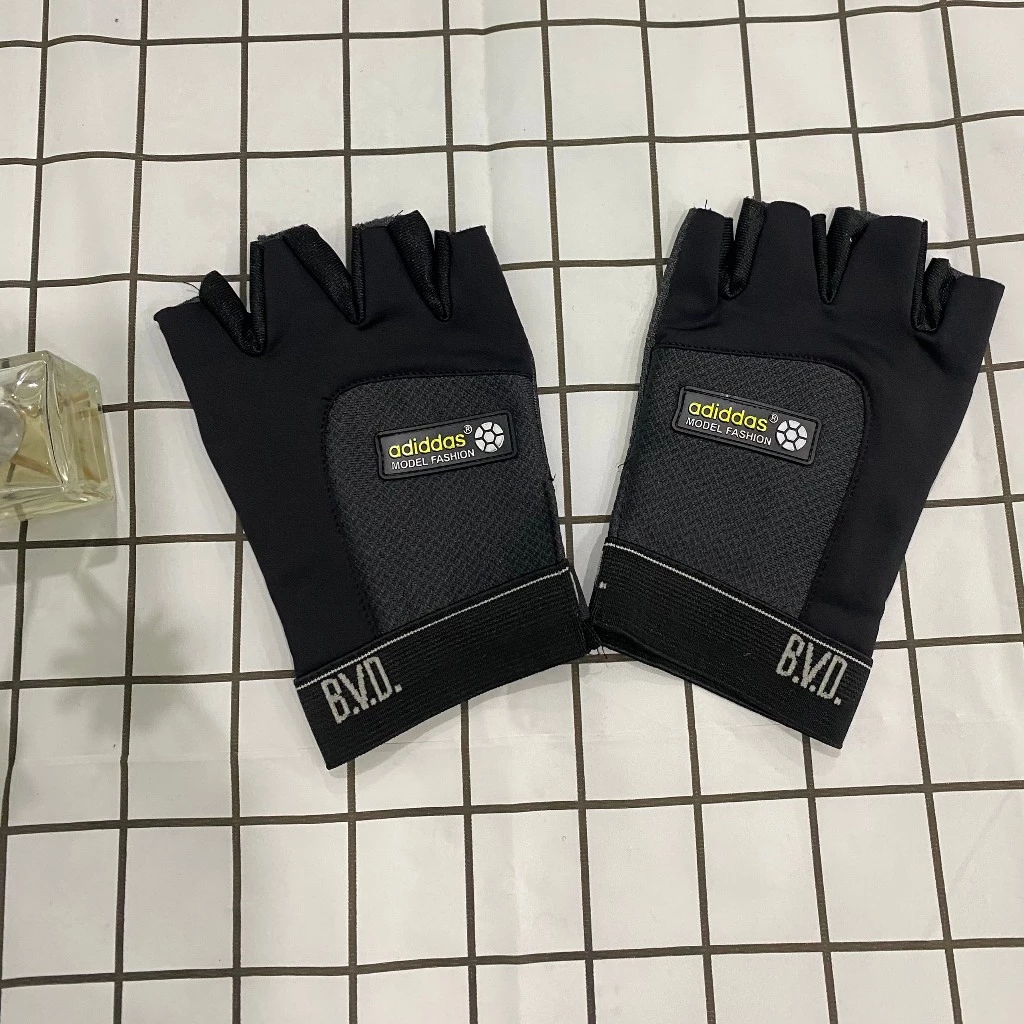 Vì sao găng tay cắt ngón nam vẫn là lựa chọn số 1 của các shipper và phượt thủ?