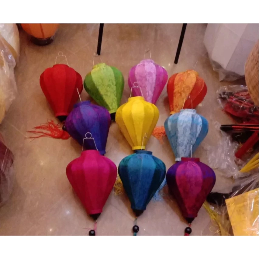 Đèn lồng Hội An vải lụa có thực sự bền với thời tiết? Tôi đã học được gì sau khi lắp đặt cho sân nhà