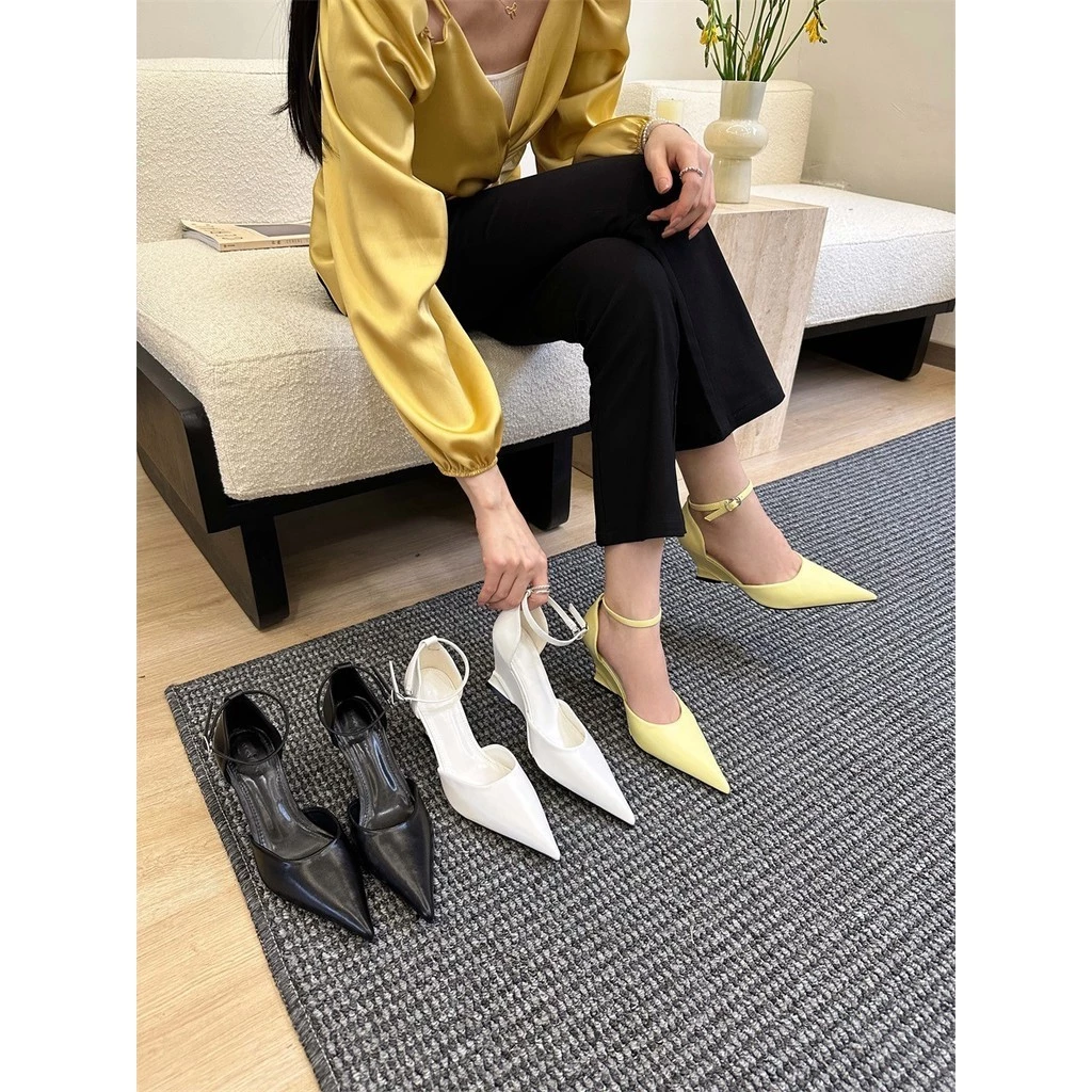 Làm thế nào để chọn dây đeo giày cao gót phù hợp để không bị đau chân khi đi cả ngày?