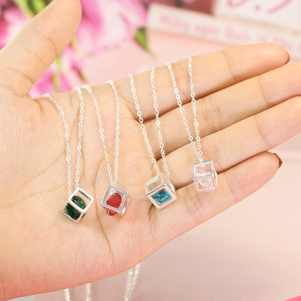 Dây chuyền bạc 925 bị oxy hoá – nguyên nhân và cách bảo quản cho người mới mua dây chuyền nữ