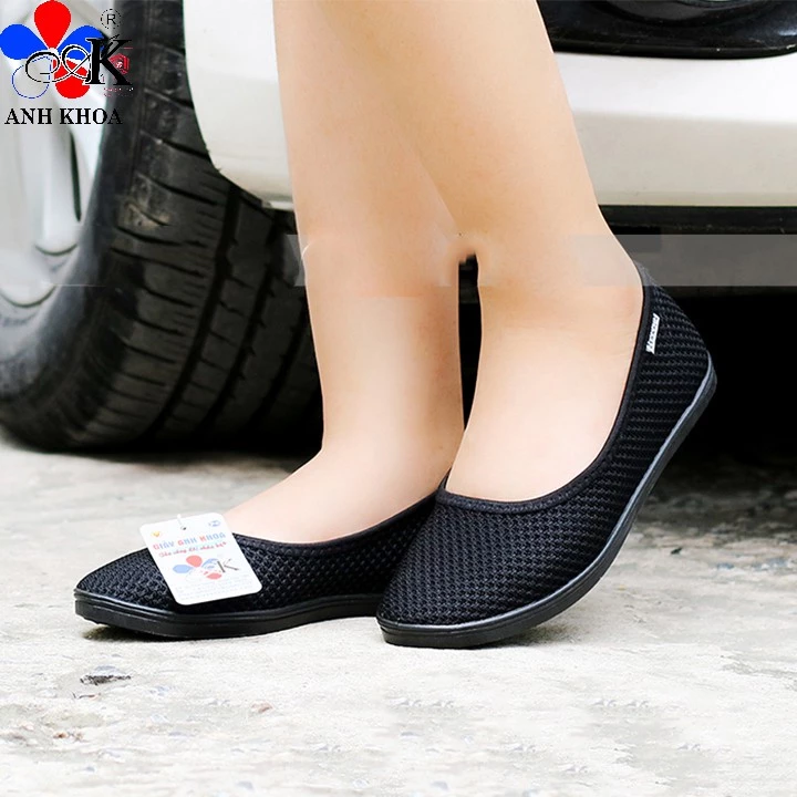 Mặc kệ lời đồn, tôi đã thử giày lười nữ Anh Khoa E85 để tập gym và đây là điều tôi phát hiện ra