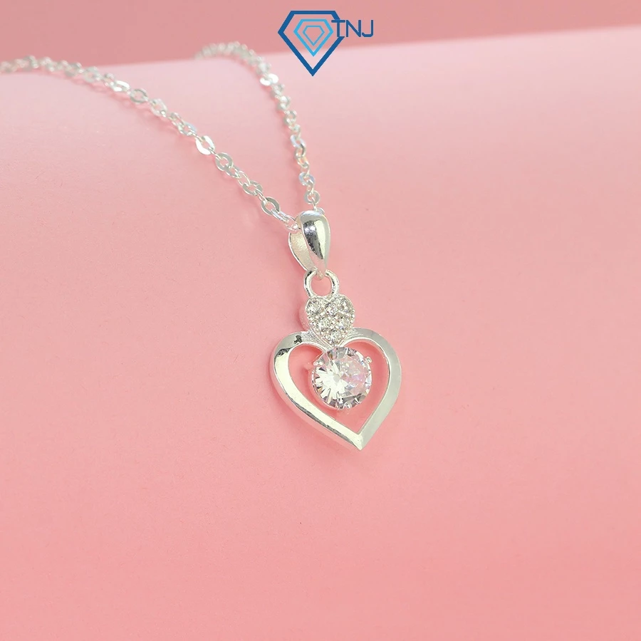 Làm thế nào để chọn vòng cổ bạc nữ phù hợp với phong cách và không làm hỏng da?