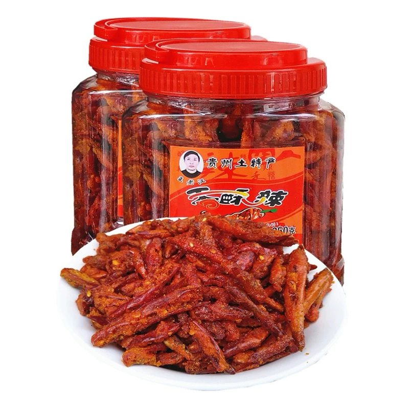 Tôi đã ăn vặt cả đời nhưng mãi đến khi ăn ớt chiên giòn tan ông Vương thì mới biết cách ăn đúng là như thế nào