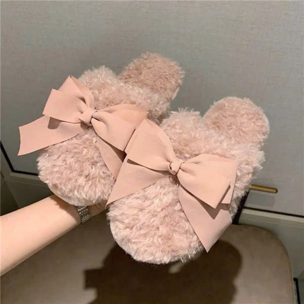 Cách chọn giày sục lông phối nơ xinh xinh không làm bạn “rụng lông” và bí quyết giữ chúng bền màu trong mùa đông