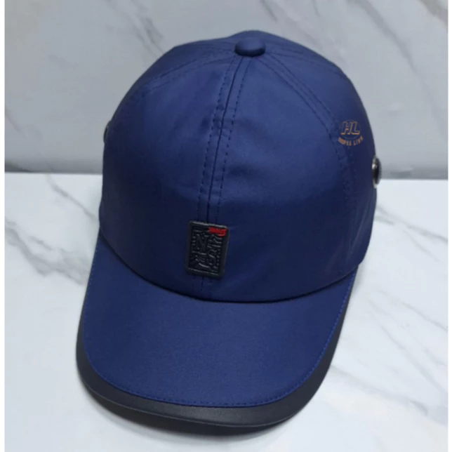 Mũ Lưỡi Trai Nón Kết – Bí Quyết Khắc Phục Lỗi Luôn Bị Gió Bay Rời