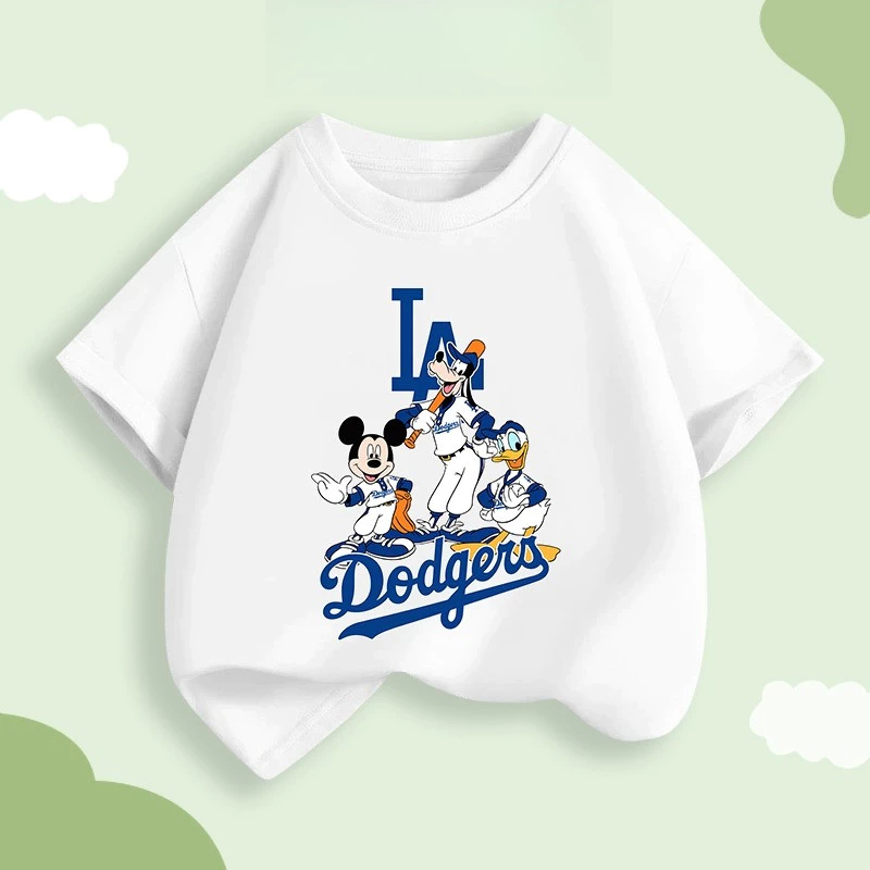 Làm sao để chọn áo thun cho bé vừa thoáng mát vừa dễ thương mà không bị phai màu sau vài giặt?