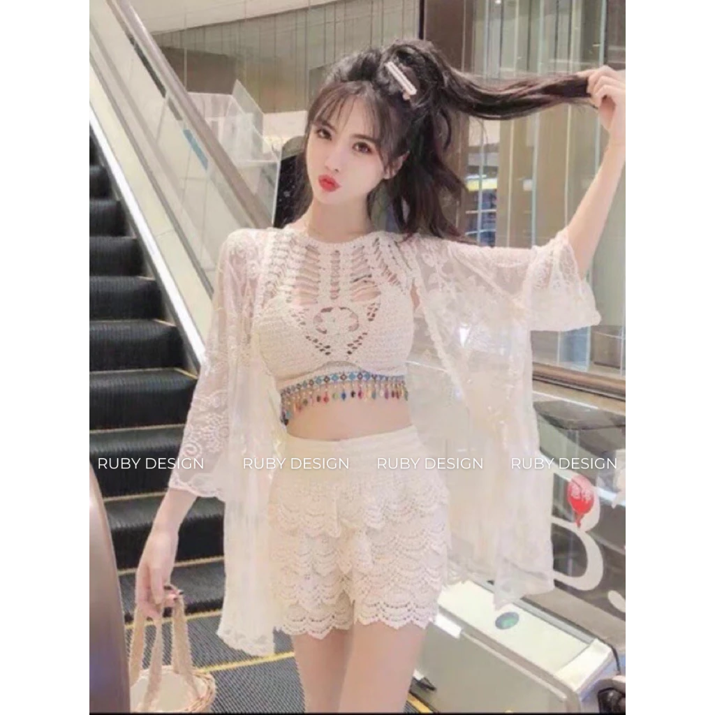 Mặc set bikini ren đi biển như thế nào để không bị hớ hênh khi check-in?