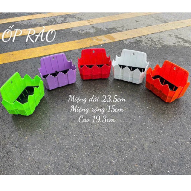 Tối ưu không gian sân vườn với chậu ốp tường hàng rào: Những điều bạn cần biết trước khi lắp đặt