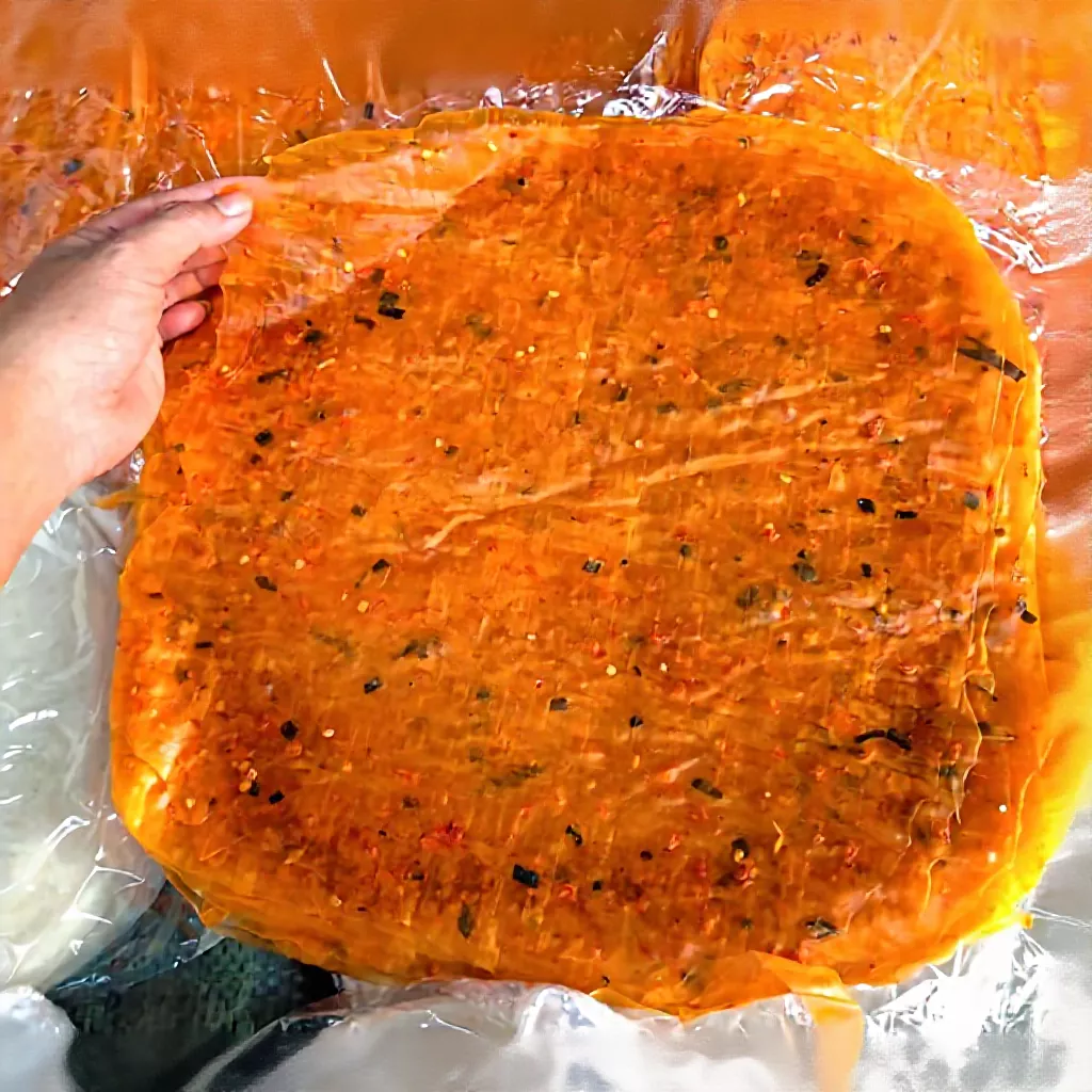 Làm sao để bánh tráng dẻo tôm cay Tây Ninh không bị cứng sau một ngày?