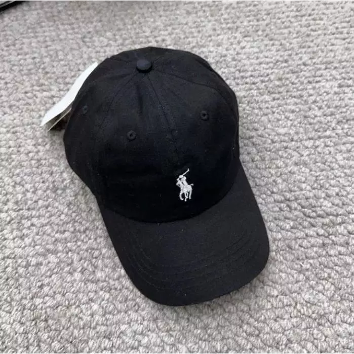 Mũ lưỡi trai thêu đẹp nhưng dễ bị phai màu, làm sao để giữ màu lâu?