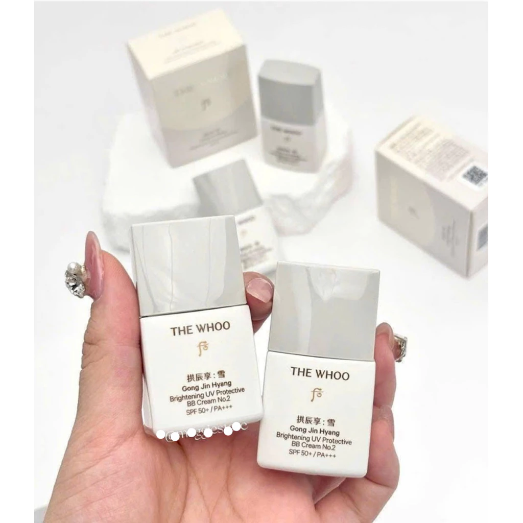 Lầm Xử Gây Hại: Làm Thế Nào để Kem Nền Không Bị Vón Cục và Hỏng Mịn Trên Da?