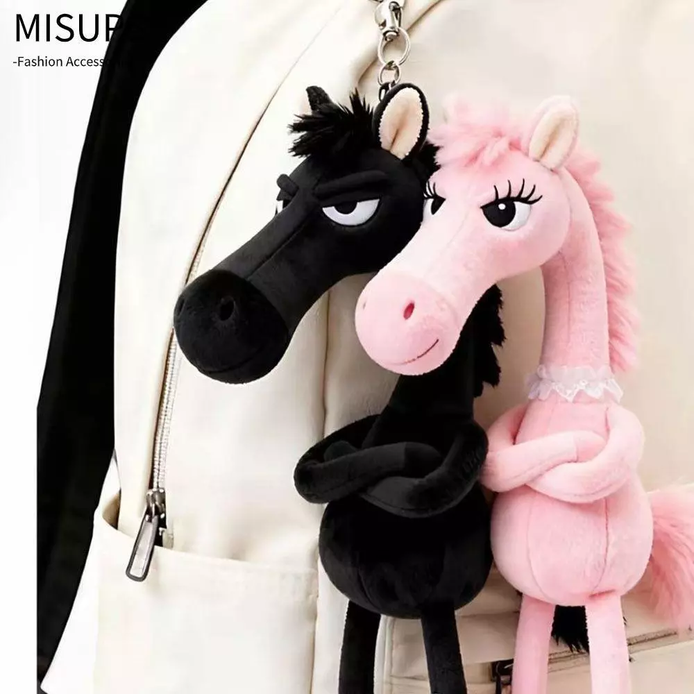 Làm thế nào để chọn búp bê linh vật phù hợp với phong thủy và không gian sống của bạn?