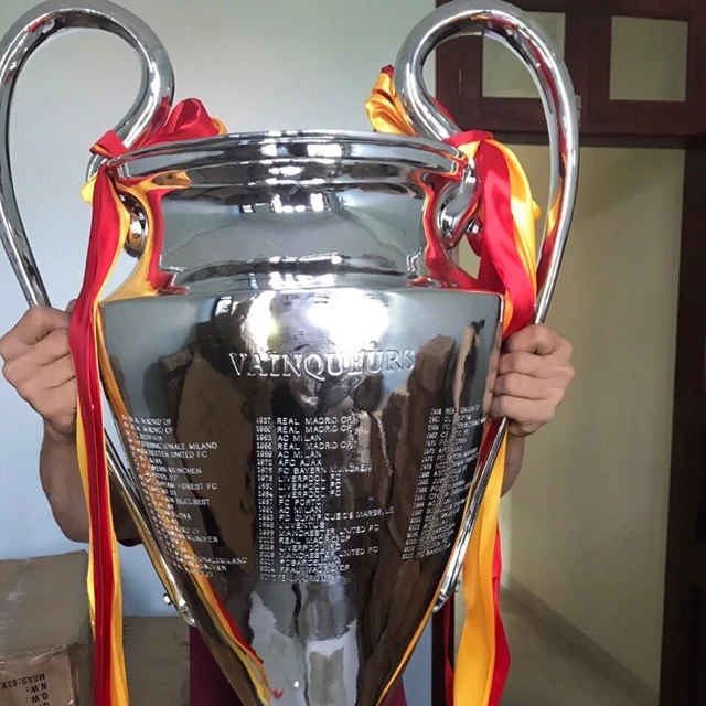 Làm thế nào để chọn cúp trao giải C1 phù hợp cho sự kiện thể thao của bạn?