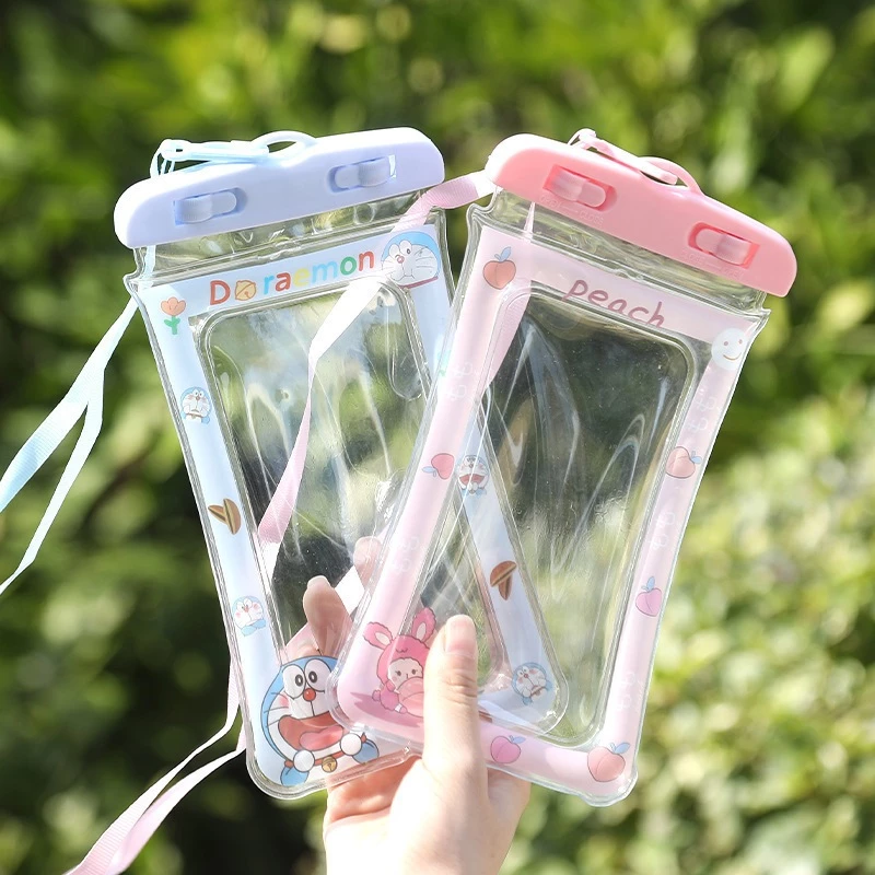 Làm thế nào để bảo vệ điện thoại khi đi bơi mà không cần mua ốp lưng đắt tiền?