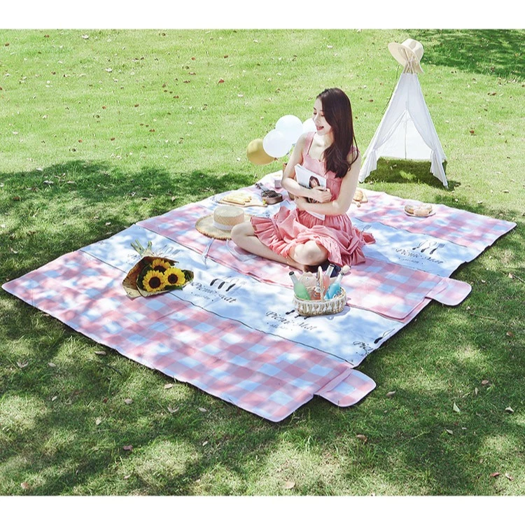 Tôi đã từng nghĩ thảm dã ngoại không cần thiết, nhưng sau một chuyến picnic thì tôi thay đổi suy nghĩ