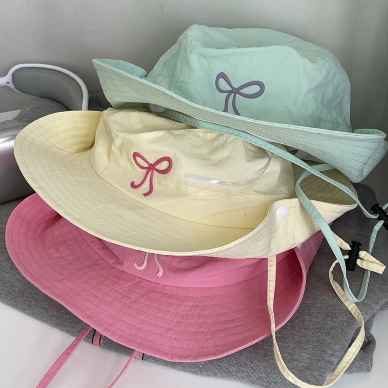 Mũ Bucket Chống Nắng – Làm Thế Nào Để Chọn Đúng Kiểu Mũ Phù Hợp Với Từng Loại Trang Phục Mùa Hè?