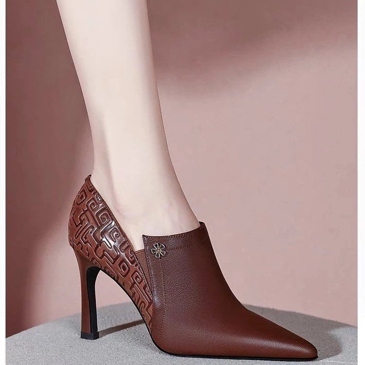 Tại sao chọn giày cao gót mũi nhọn mà vẫn gặp lỗi kích cỡ – bí quyết chọn size phù hợp cho đôi chân nữ giới