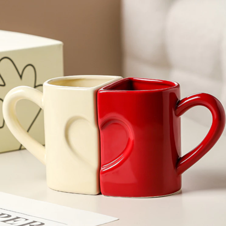 Làm thế nào để chọn bộ đôi cốc sứ trái tim phù hợp cho ngày lễ Tình nhân mà không lãng phí tiền?