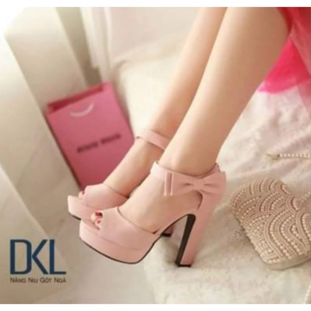 Có cần thiết phải chịu đau đớn khi diện giày cao gót không – Lời khuyên từ người đã từng nhầm tưởng về ‘ngọt ngào 9cm’