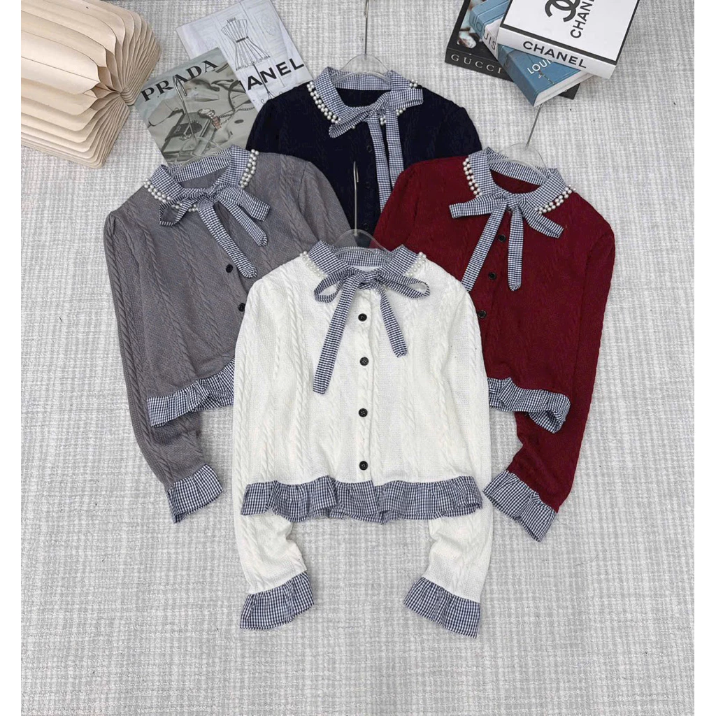 Mặc áo len kẻ cổ thắt nơ như thế nào để không bị già và sến sẩm?