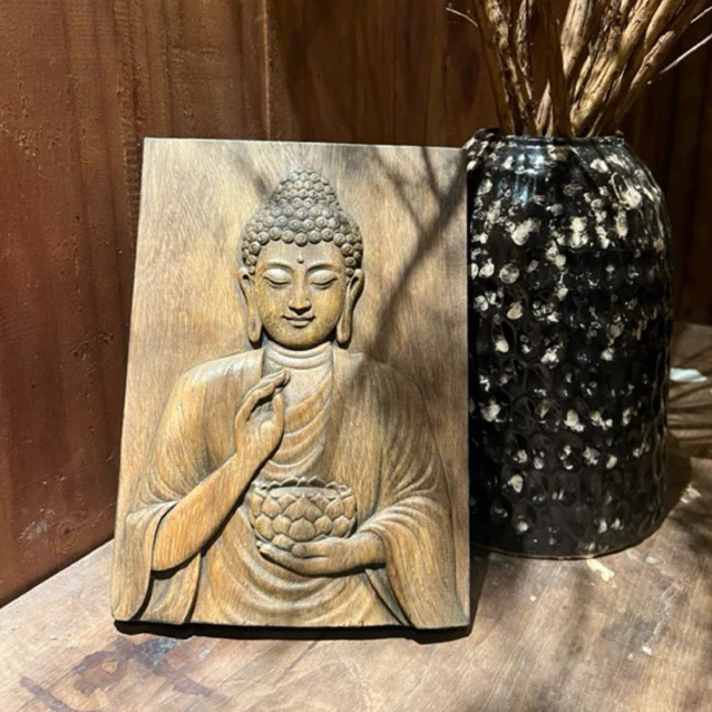 Làm thế nào để chọn bức tranh Phật Pháp phù hợp với không gian thờ cúng tại gia đình?