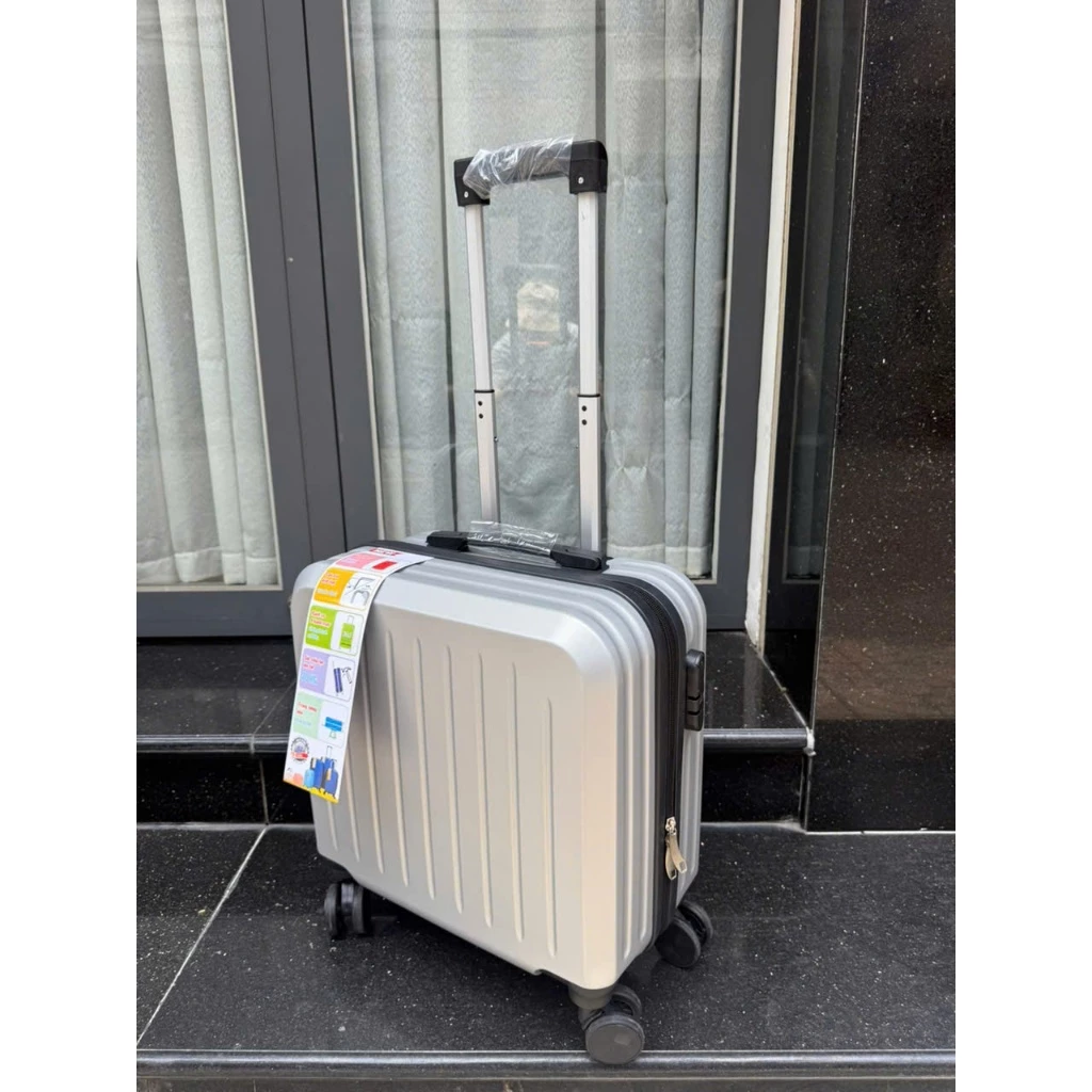 Làm thế nào để chọn vali nhí size 18 phù hợp cho bé đi du lịch mà không gặp rắc rối?