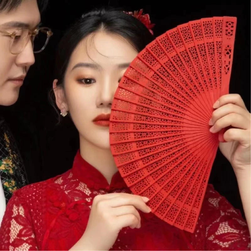 Làm thế nào để chọn quạt xếp cầm tay bằng gỗ đàn hương phù hợp cho mùa hè mà không bị “hớ”