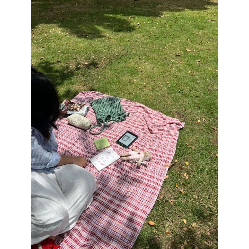 Làm thế nào để chọn khăn trải picnic phù hợp cho chuyến dã ngoại hoàn hảo?