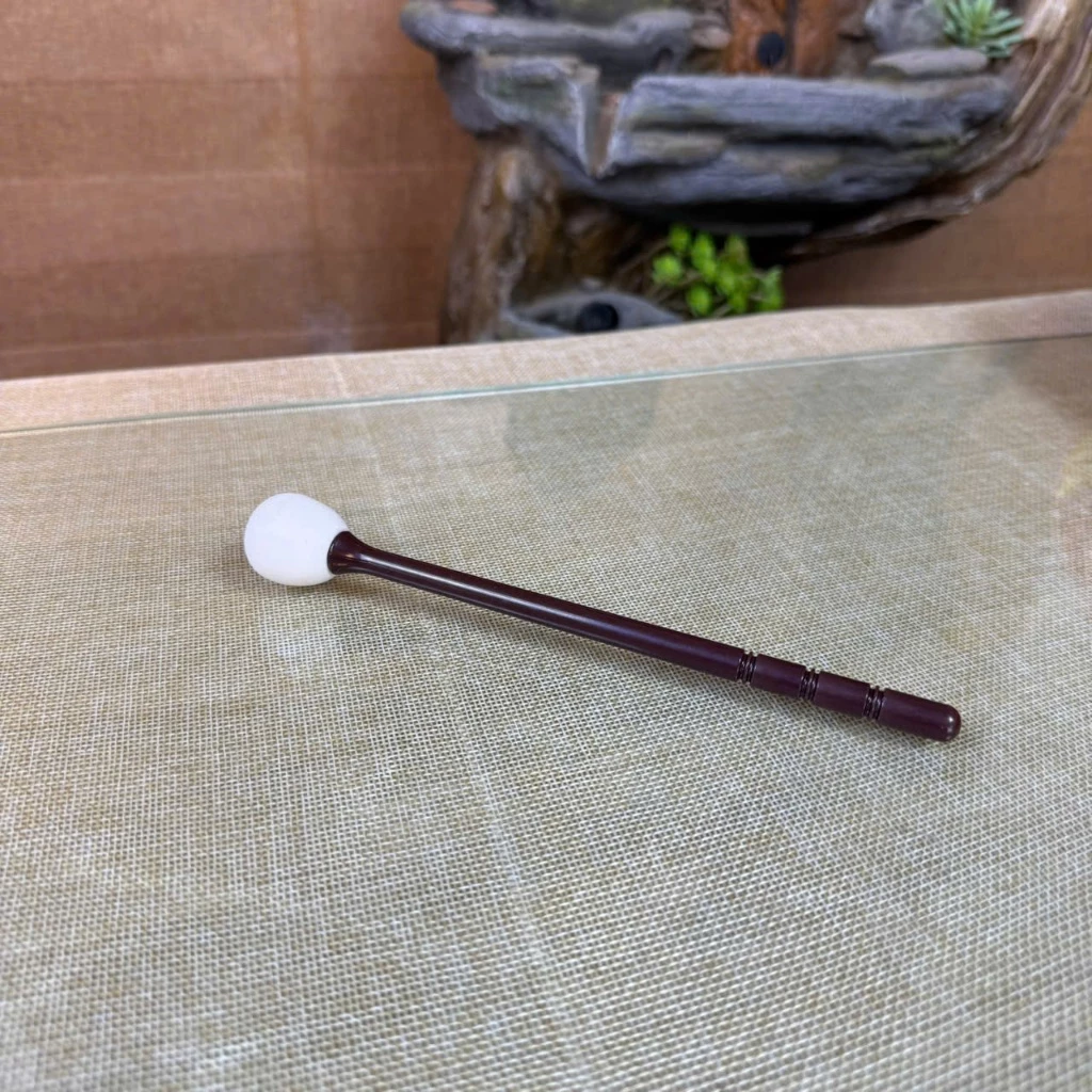 Làm thế nào để chọn đế chuông mõ tụng kinh phù hợp cho không gian thờ cúng tại gia đình?