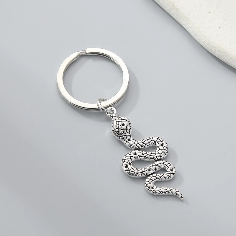 Làm thế nào để chọn móc khóa phù hợp với phong cách thời trang của bạn mà không bị lỗi mốt?