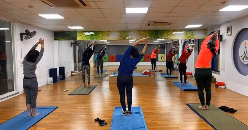 5 Thói Quen Vàng Giúp Bà Nội Trợ 50+ Đánh Bay Lão Hóa & Giữ Đường Thon Gọn