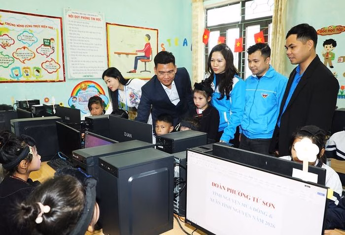 Đoàn Thanh niên Từ Sơn tặng 2 phòng máy tính cho trường học, thúc đẩy chuyển đổi số tại xã Tân Sơn