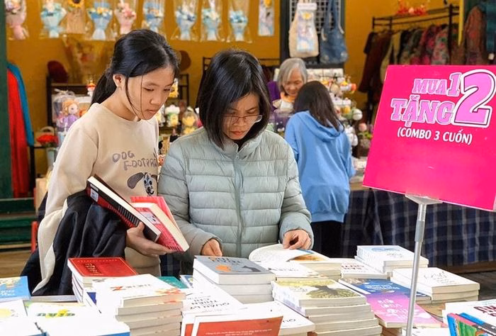 Mùa Sách Tết Bính Ngọ 2026: Những Tác Phẩm Gợi Nhớ Cội Nguồn