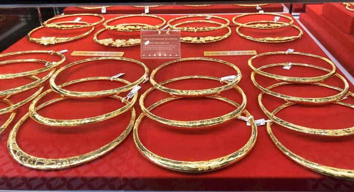 Giá vàng trong nước sụt 700.000 đồng/lượng, chạm mức dưới 163 triệu