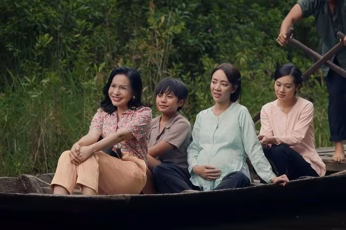 ‘Ai thương ai mến’ vs ‘Thiên đường máu’: So sánh doanh thu và phản hồi khán giả