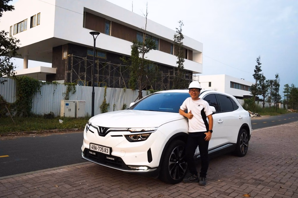 Anh Nguyễn Phương Hoàng Dũng hài lòng với VF 8 Anh Nguyễn Phương Hoàng Dũng hài lòng với VF 8