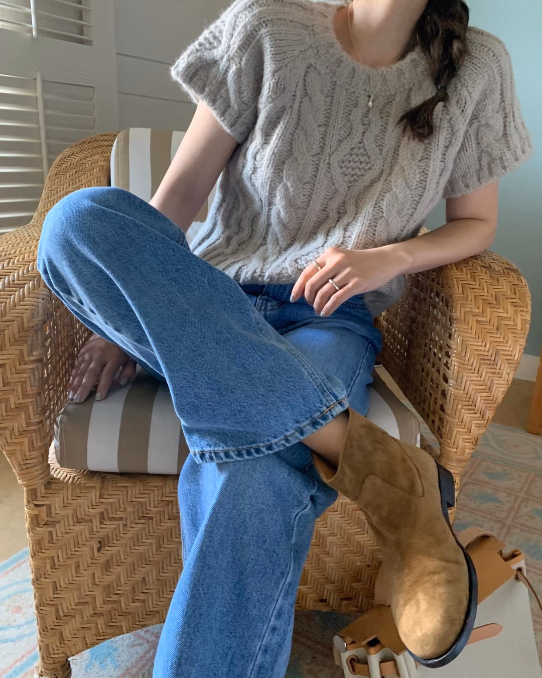 &Aacute;o len x&aacute;m phối c&ugrave;ng quần jeans cho phong c&aacute;ch street‑style