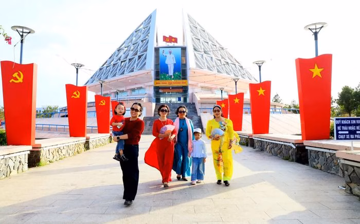 Ký ức dịu dàng tại Quảng trường 16/4 Phan Rang – Hành trình nhớ quê