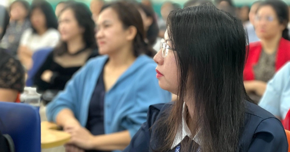 Bí quyết “lỳ” và “diễn” trong nuôi con: Chuyên gia tâm lý chia sẻ cách kết nối cảm xúc sâu sắc