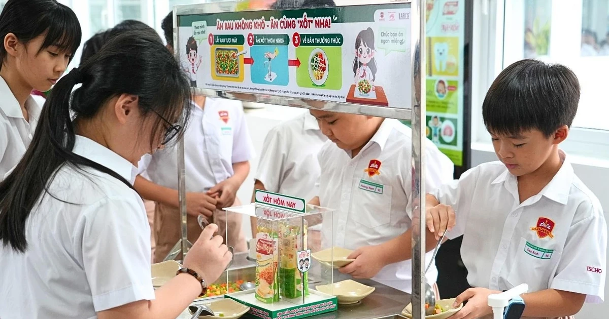 Biến bữa trưa học đường thành “bãi rau” – Thói quen ăn rau cho trẻ