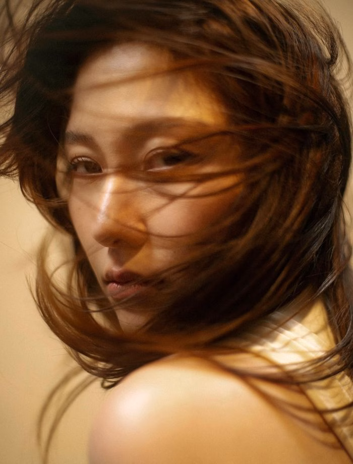 Uyển &Acirc;n trong bộ ảnh gợi cảm tại studio