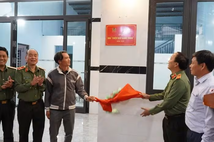 Bộ Công an hoàn thành 419 ngôi nhà mới trong “Chiến dịch Quang Trung” – Vượt mục tiêu thời gian